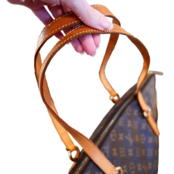 ✨SOLD✨ Louis Vuitton Totally MM Monogram - Picture 6 of 10